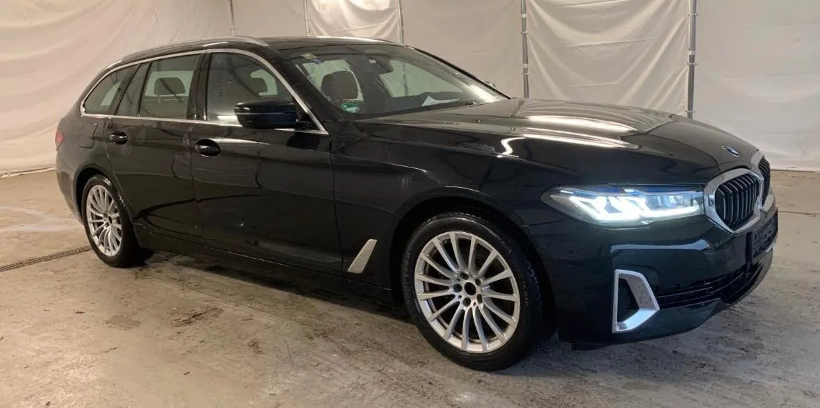 BMW Serie 5 520d xDrive Touring Msport Image 2