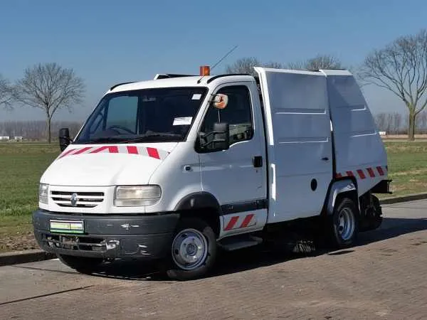 Renault Mascott 110 -35 SWEEPER Image 2